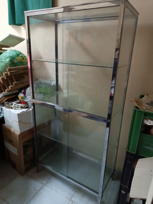 Vitrine Metal e vidro