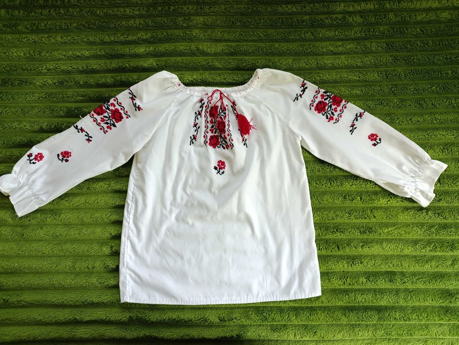 Вишиванка на дівчинку