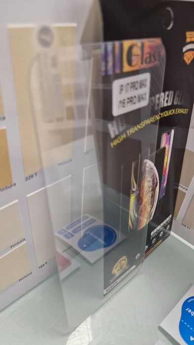 Hartowane szkło HARD 2.5D do Iphone 16 Pro Max / 17 Pro Max (mocniejsz