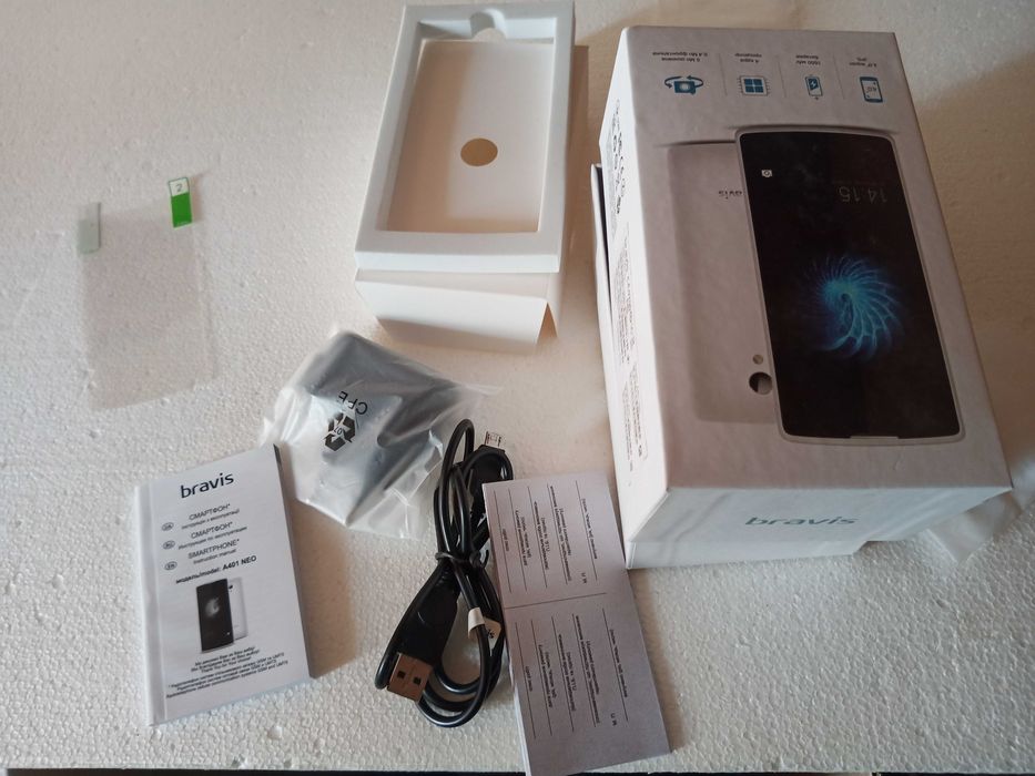 Мобильный телефон Bravis NEO