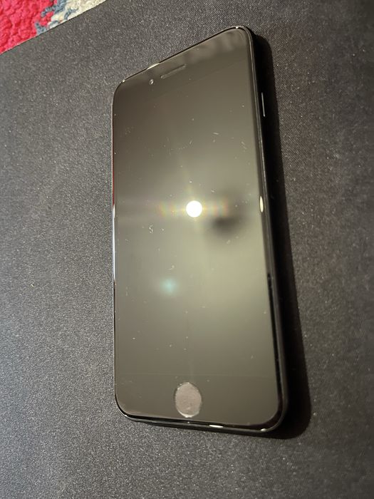 Продам iPhone SE 2020 обʼєм памʼяті  64GB