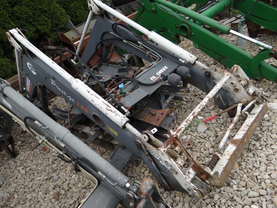 Ładowacz czołowy Massey Ferguson Mailleux Faucheux