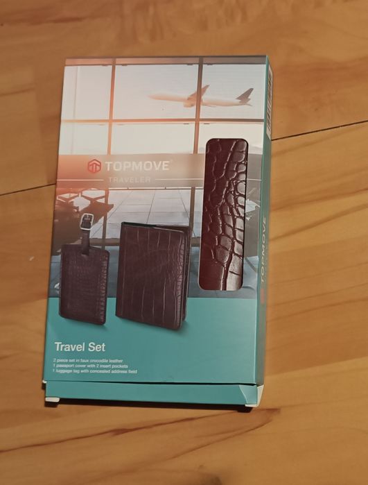 Bordowy komplet podróżny