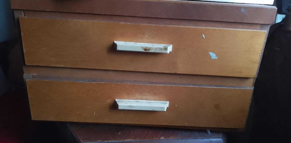 szafka  niciak drewniany z wysuwanymi szufladami retro vintage