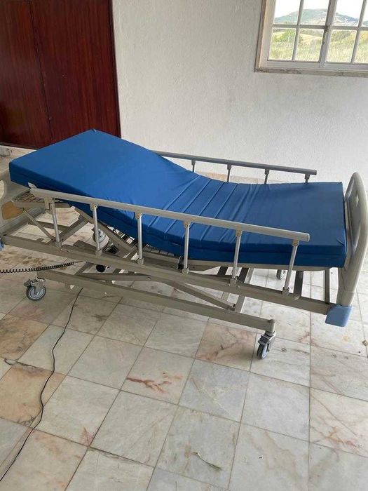 Vende-se Cama Articulada com Colchão anti escaras!