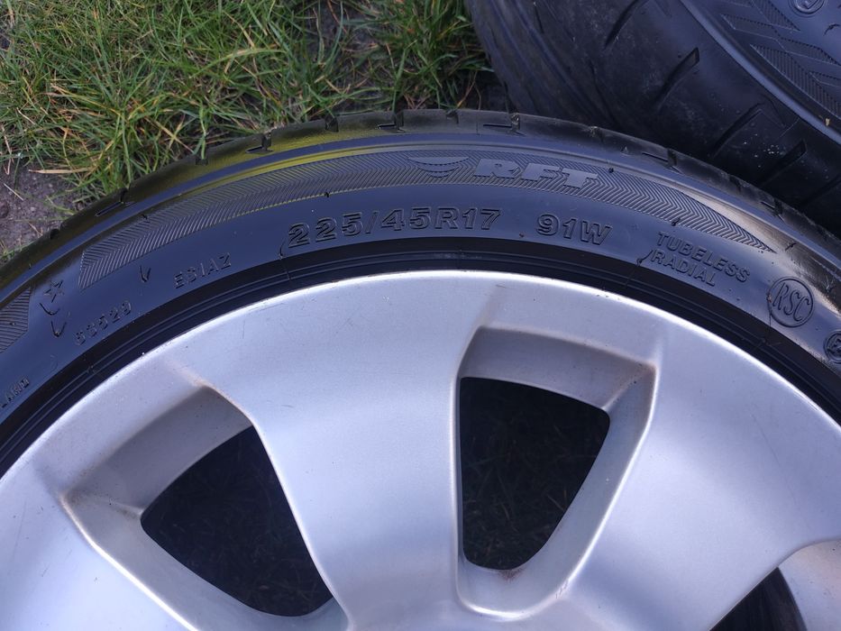 Felgi z oponami BMW 225/45R17 8jx17eh2+ is34