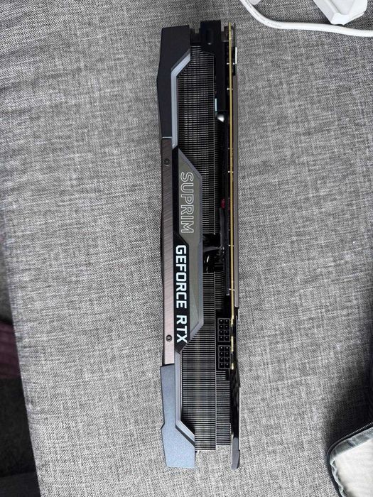 placa gráfica MSI GeForce RTX SUPRIM – Para peças ou reparação
