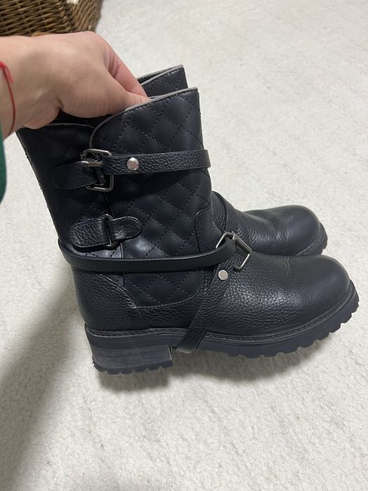 Ботинки натуральна шкіра розмір 37 стан чудовий