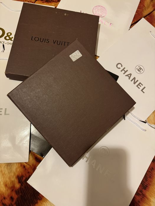 Пакети коробки брендовые louis vuitton chanel d&g versace givenchi