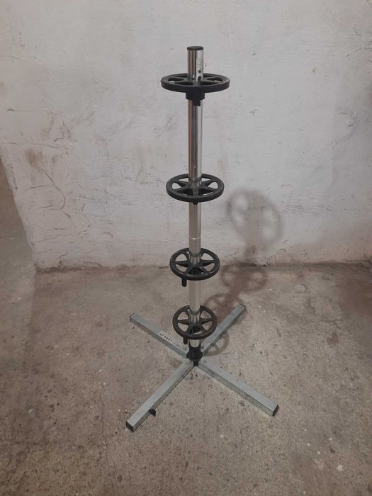 Dwa stojaki do kół