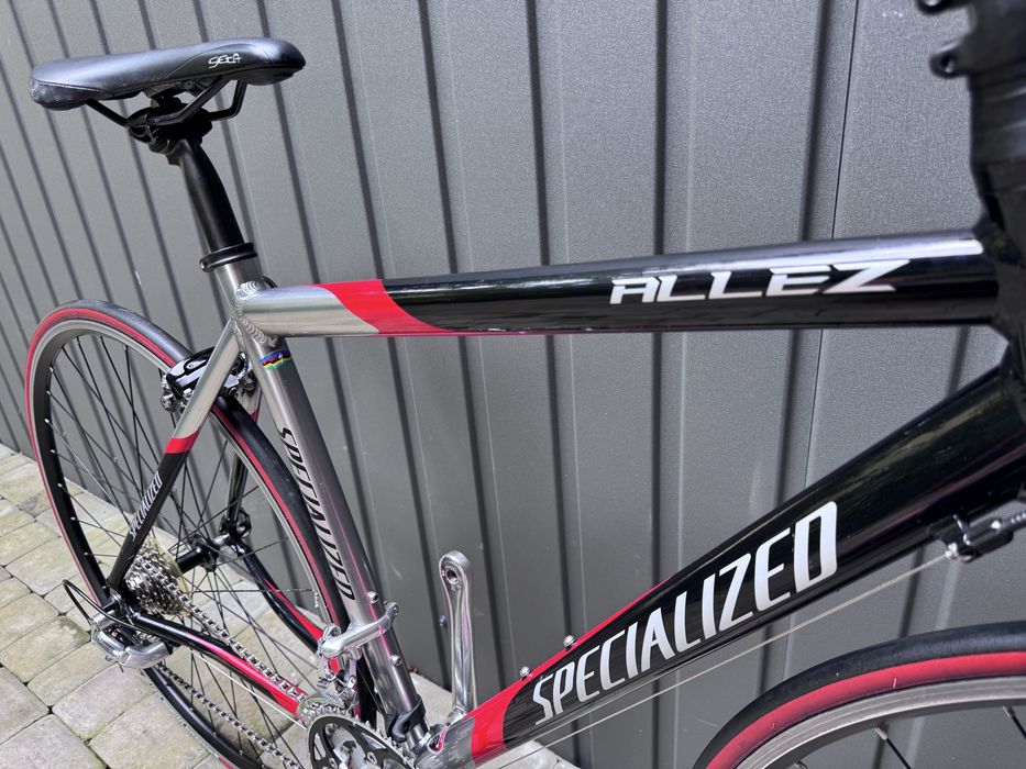 Шоссейний велосипед Specialized Allez A1 max резина Michelin