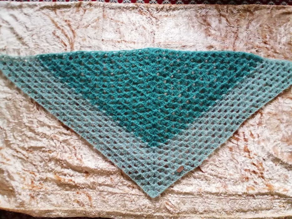 Chusta na szydełku handmade z moheru