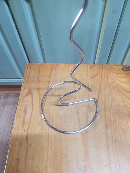 Stojak na ręcznik papierowy