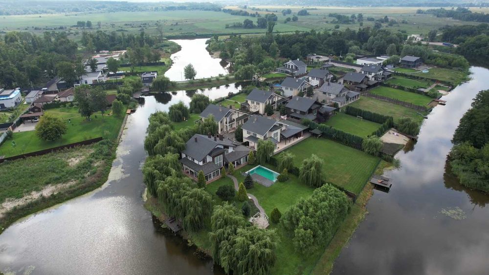 Ділянка 25 соток у котеджному містечку “Azimut River Club” річка, парк