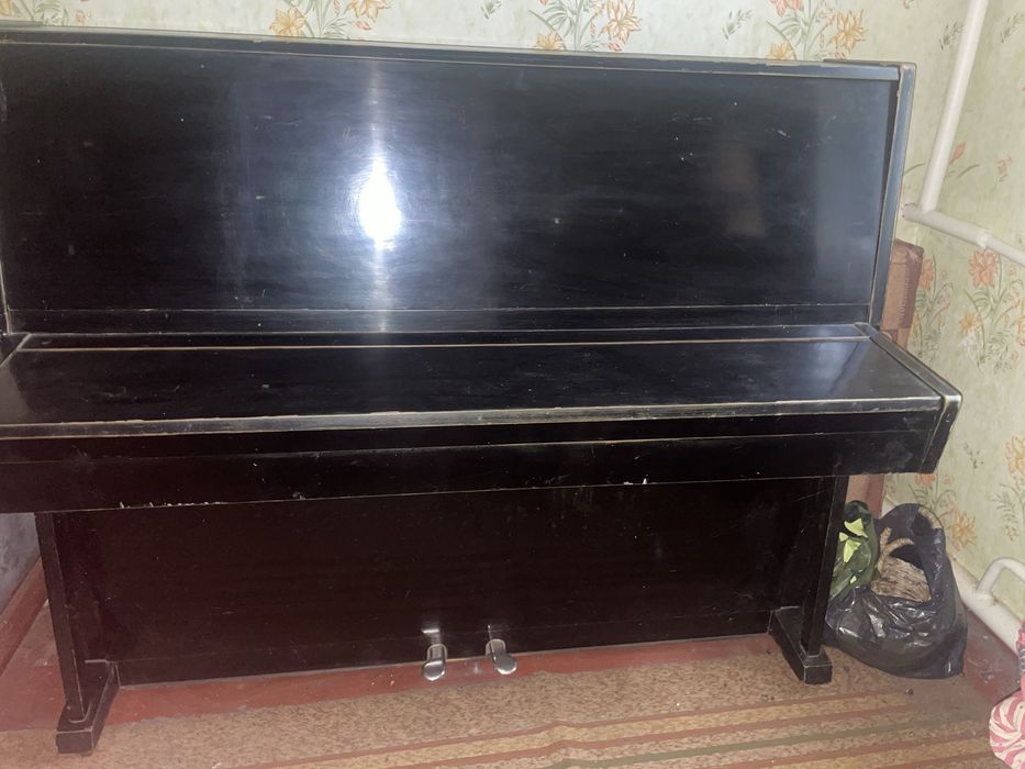 Продам пианино фортепиано