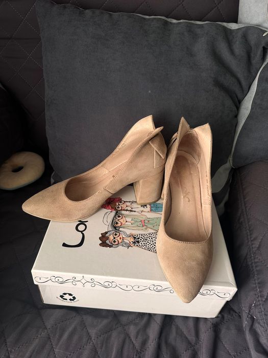 Бежеві туфлі з бантиком