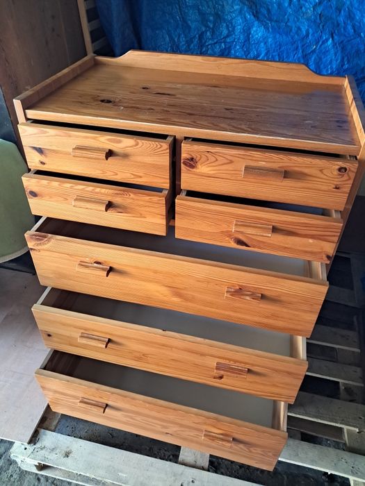 Komoda, drewniana, sosna, szuflady.