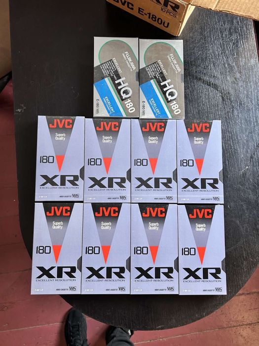 Видеокассеты новые.