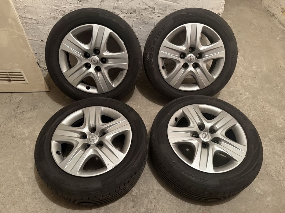 Felgi strukturalne 5x120 + Opony 225/55R17 + Kolpaki Opel Insignia A