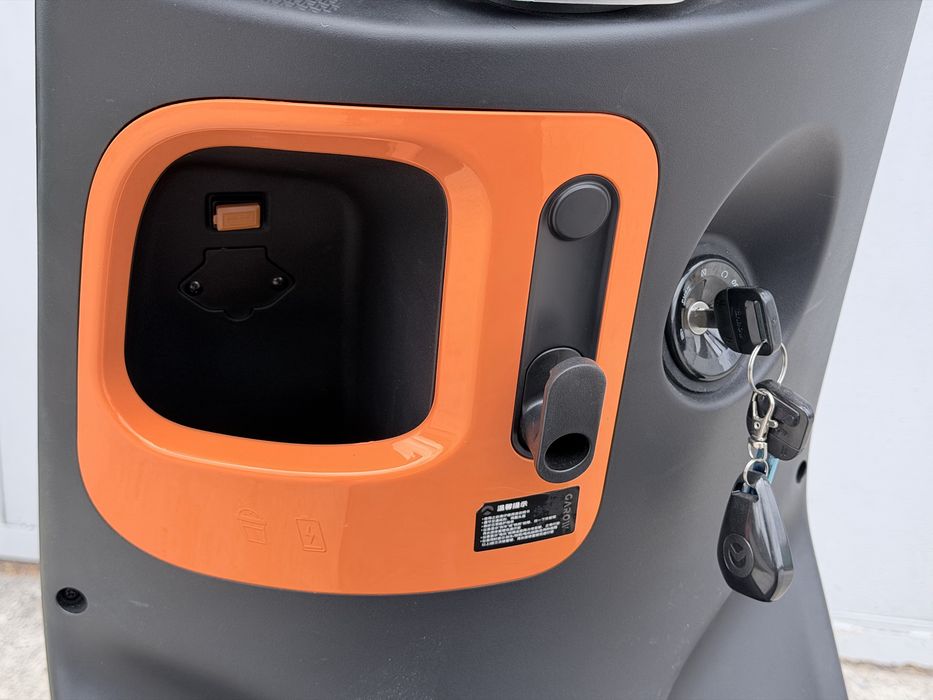 Електричний скутер Tairon Fast 011 2000w 72v/48a Lifepo4