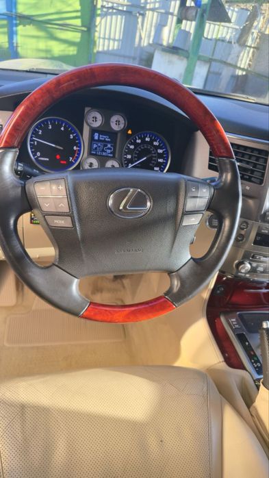 Lexus lx570  2008г