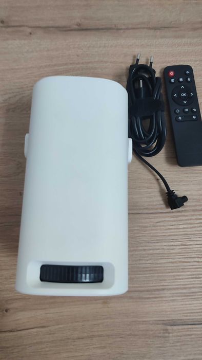 Mini Projektor hongtop Full HD Android 11 SmartTV NETFLIX