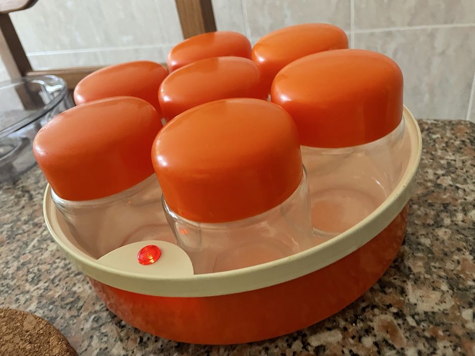 Iogurteira com 7 copos