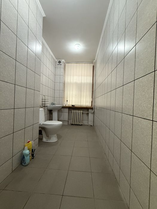 Продаю 4 комнатную квартиру в центре города. Дом специалистов.