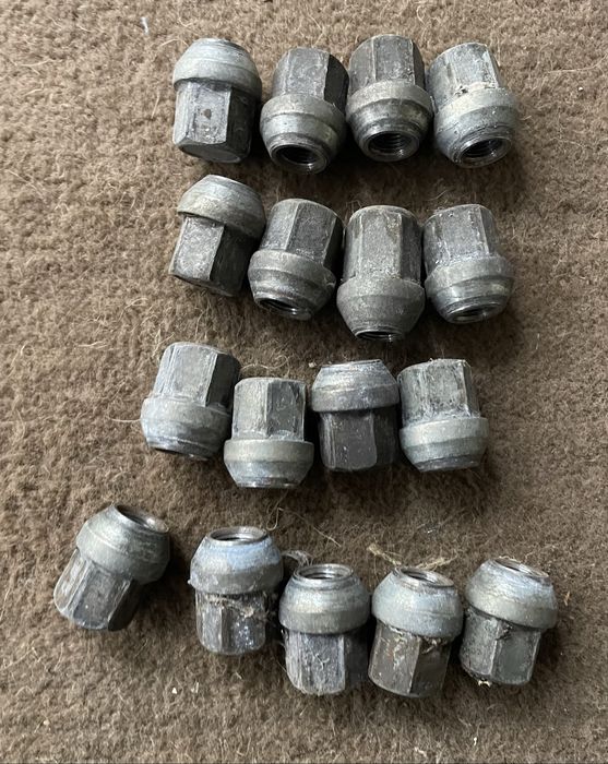 Espacaçadores Subaru Impreza com porcas