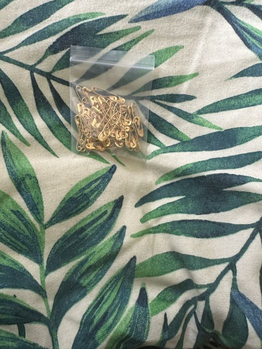 Agrafki nowe złote 50 sztuk