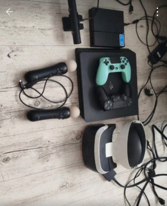 Komplet PS4 z VR