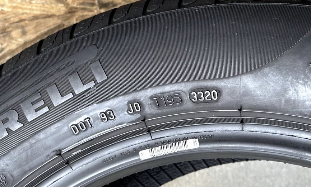 Автошини колеса резина 215/55 R17 Pirelli Cinturato P7 літні 2020 рік