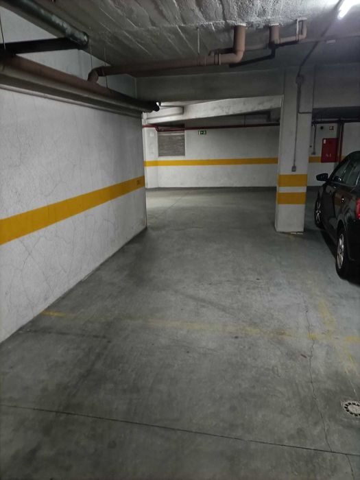 Arrendamento de Garagem na rua Manuel Rodrigues da Silva