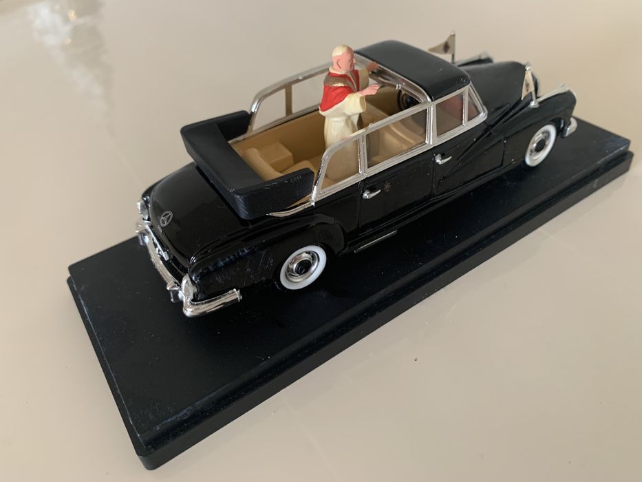Pope Mercedes Limousine 2 generations  1/43
