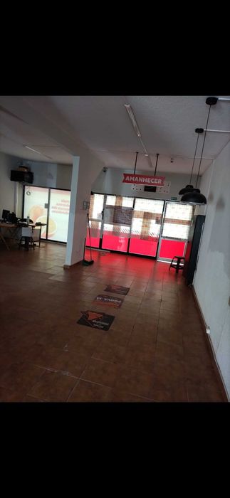 Loja Comercial 2 Pisos Viseu 200m²-2 pisos c/Garagem de 100 m2  no Bairro da Balsa. Ideal Construtores Habitação