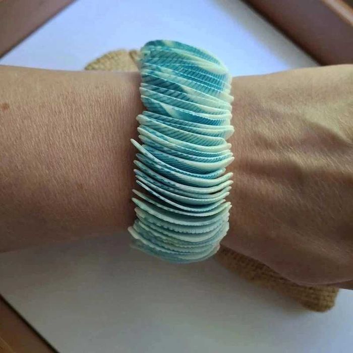 Letnia bransoletka z muszelek – styl plażowy / boho