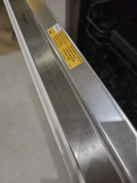 Посудомийна машина WHIRLPOOL