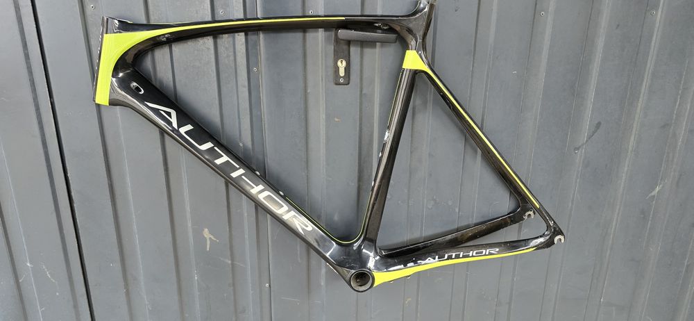 Author Carisma 77 rama carbon roz 58