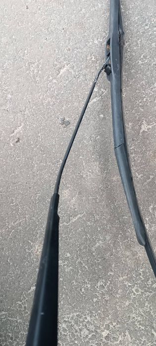 Поводок заднего стеклоочистителя Toyota Corolla e100 liftback