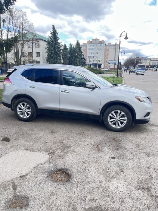 Nissan rogue sv awd