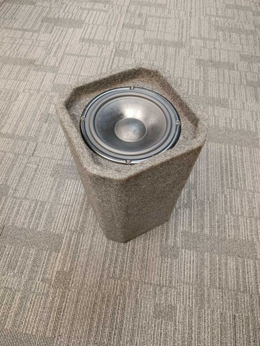 Tuba skrzynia basowa