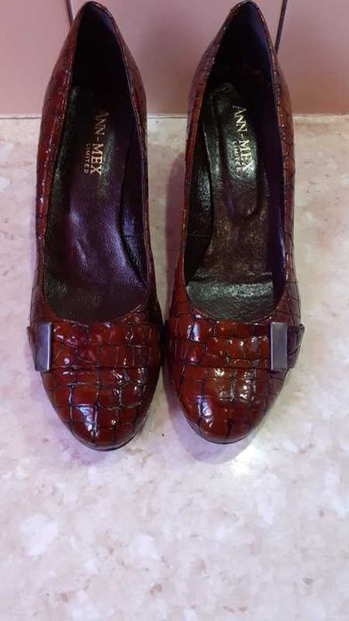 Czółenka damskie lakierowane R 40