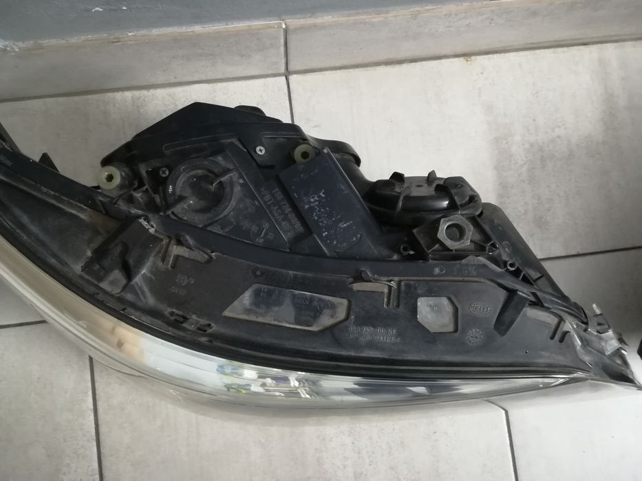 Lampy kompletne  xenon dynamic d2s skretne Europa bmw e60 e61