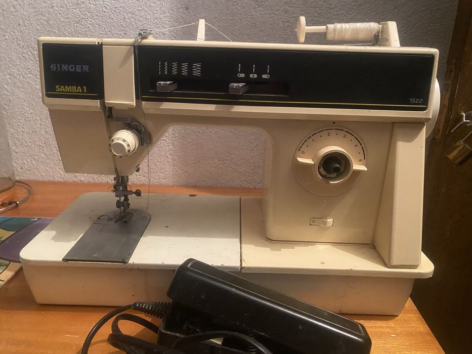 Maquina Costura Singer Samba1 vintage  antiga perfeito estado