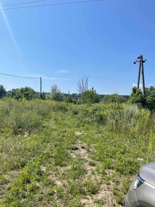 Юрівка, вул. Молодіжна. 3-6соток біля озера.