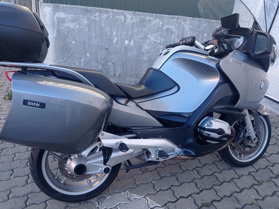 BMW.   R 1200 RT