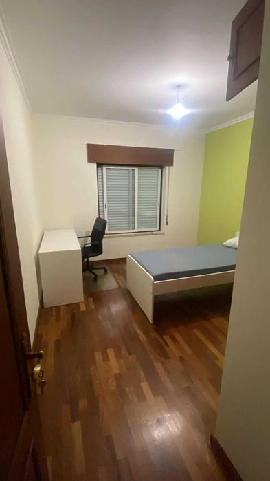 Quarto para arrendar a estudantes ao pé do Politécnico de Setúbal