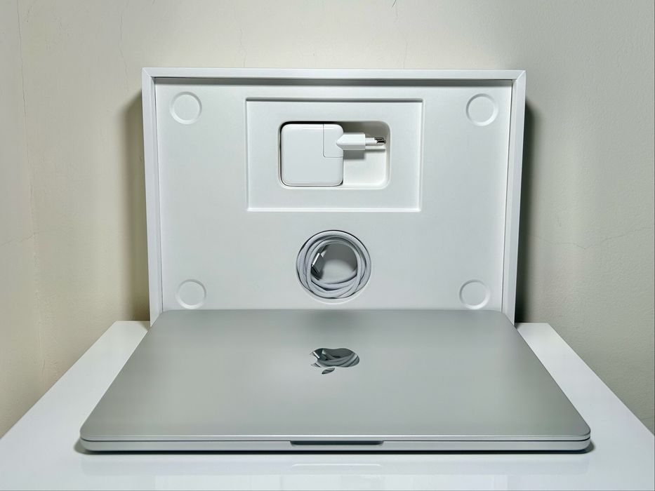 MacBook Air M2 – 16GB RAM / 256GB – Como novo – 1 ano de uso