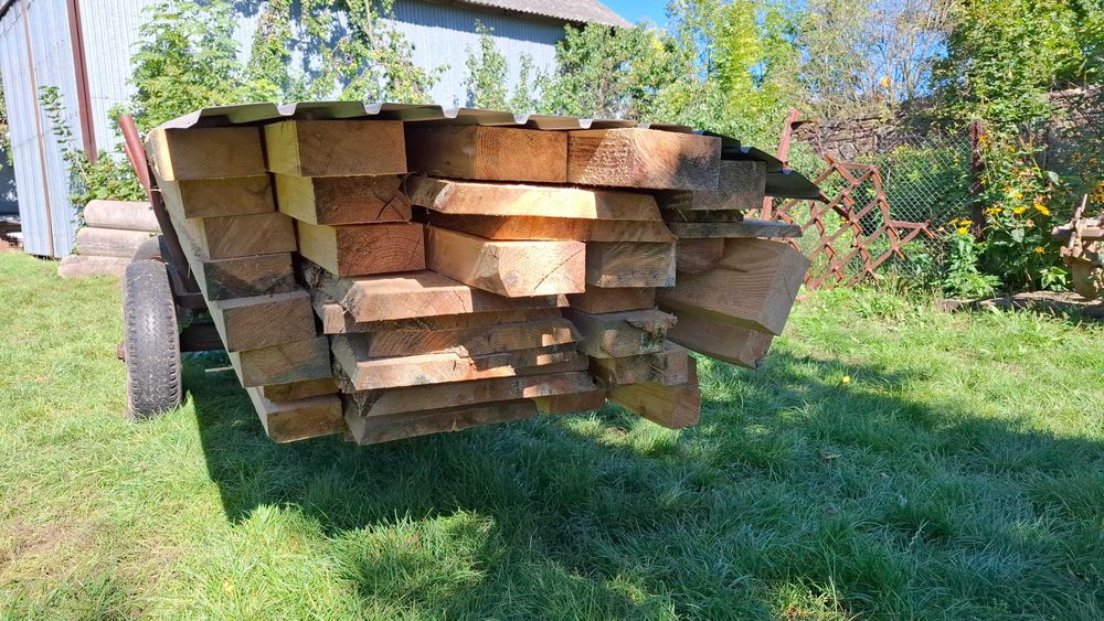 Drewno budowlane, krokwy, łaty, kantówki, deski