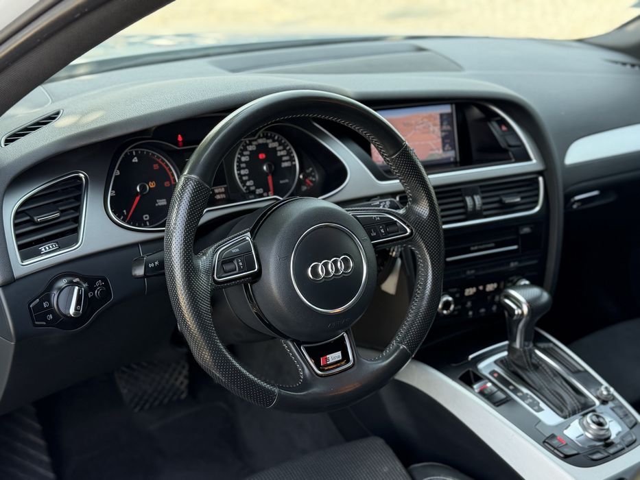 AUDI A4 B8.5 S-LINE 2.0 TDI